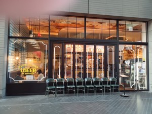 二子玉川の映画あとならこのお店。ビールとピザ